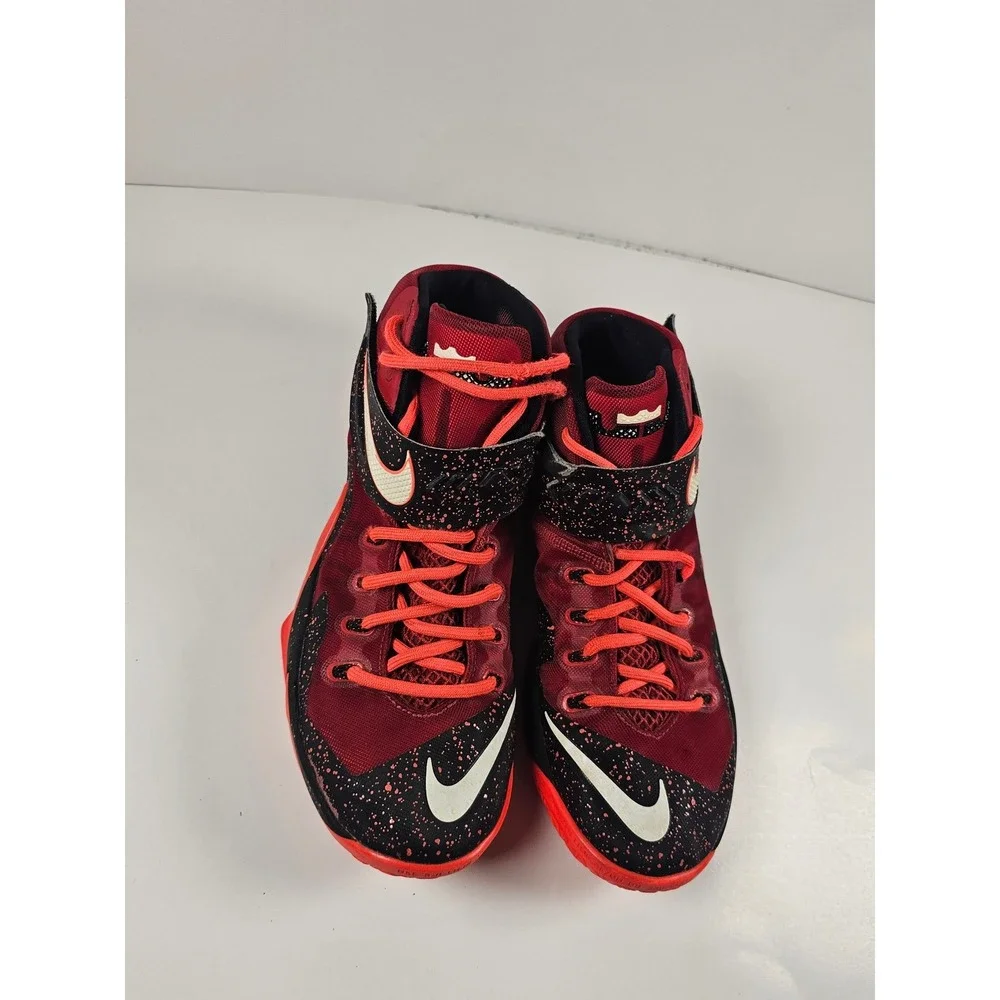 Nike Zoom LeBron Soldier 8 University Red Black Speckled 688579-616 Mens Size 10